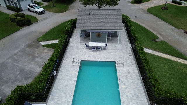 11 Holly Drive, Boynton Beach, FL 33436