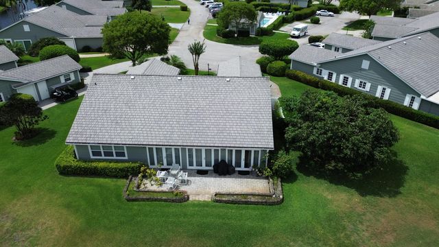 11 Holly Drive, Boynton Beach, FL 33436
