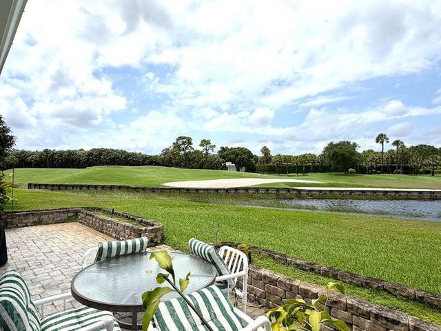 11 Holly Drive, Boynton Beach, FL 33436