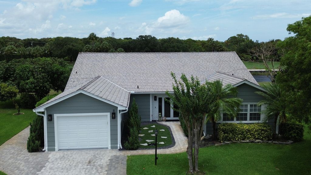 11 Holly Drive, Boynton Beach, FL 33436