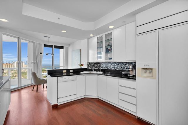 21050 Point Place 2001, Aventura, FL 33180
