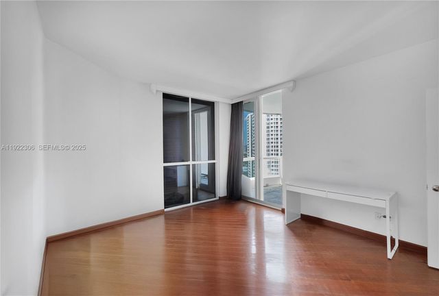 21050 Point Place 2001, Aventura, FL 33180