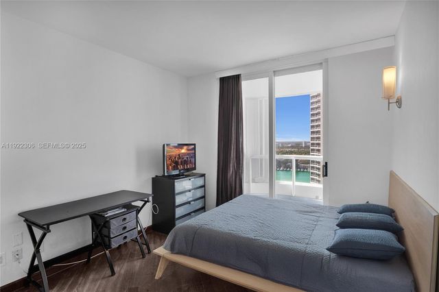 21050 Point Place 2001, Aventura, FL 33180