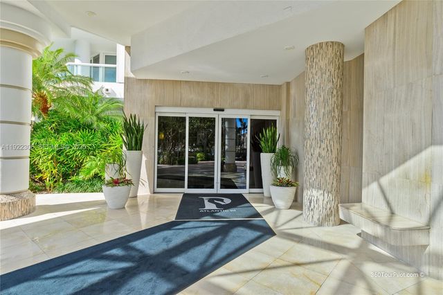 21050 Point Place 2001, Aventura, FL 33180