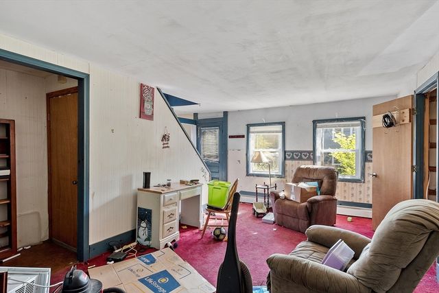 14 Central Ave, Dudley, MA 01571