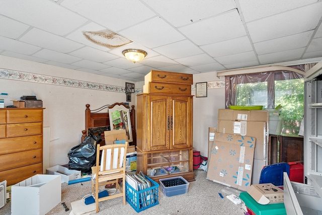 14 Central Ave, Dudley, MA 01571