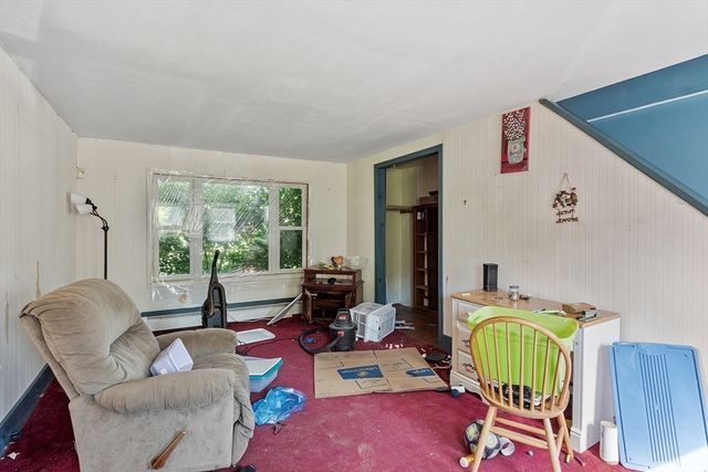 14 Central Ave, Dudley, MA 01571