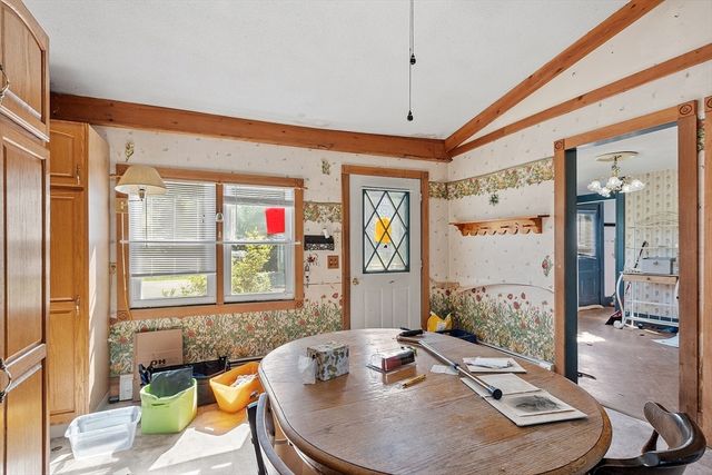 14 Central Ave, Dudley, MA 01571