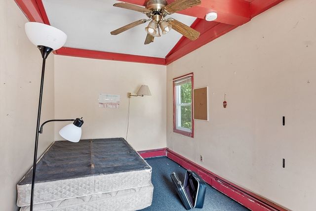 14 Central Ave, Dudley, MA 01571