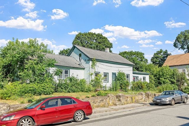 14 Central Ave, Dudley, MA 01571