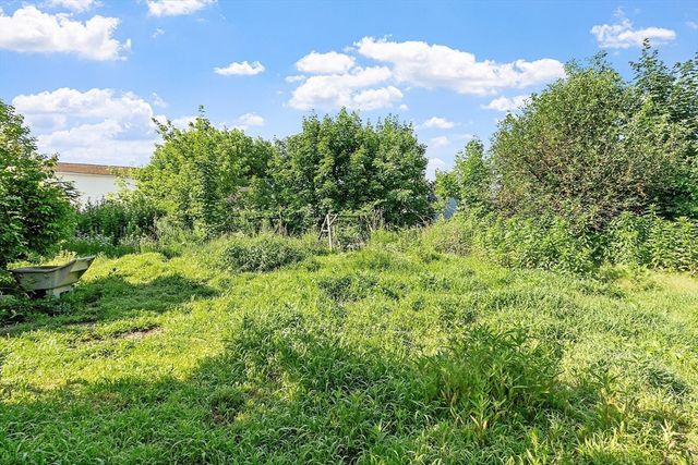 14 Central Ave, Dudley, MA 01571