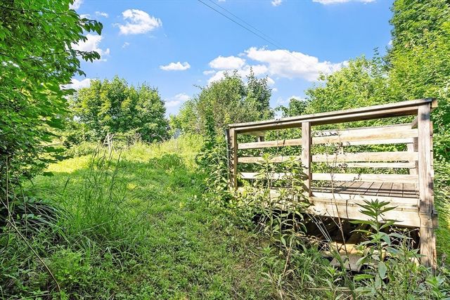 14 Central Ave, Dudley, MA 01571