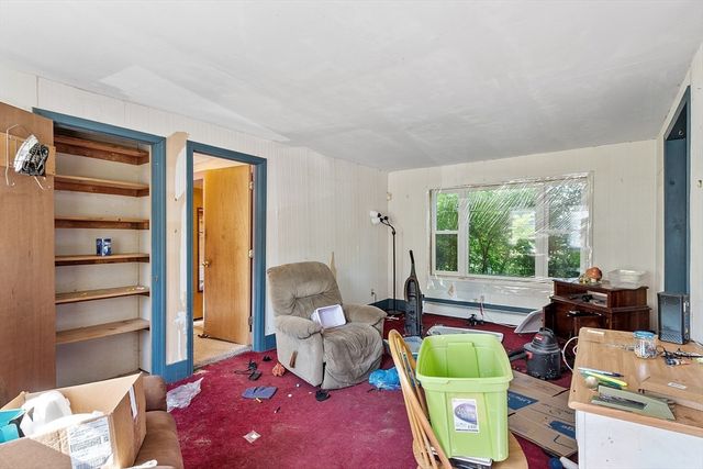 14 Central Ave, Dudley, MA 01571