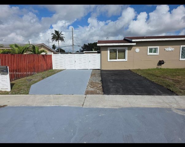 3745 NW 171st Ter, Miami Gardens, FL 33055