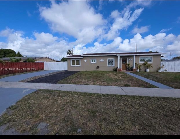 3745 NW 171st Ter, Miami Gardens, FL 33055
