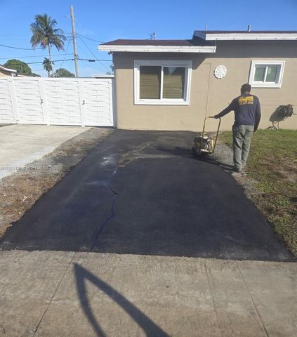 3745 NW 171st Ter, Miami Gardens, FL 33055