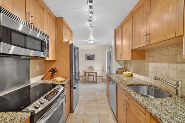 55 N Broadway 3-22, White Plains, NY 10601