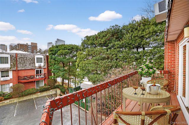 55 N Broadway 3-22, White Plains, NY 10601