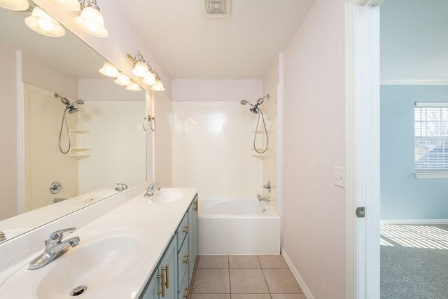 3608 S Tower Circle, Fayetteville, AR 72704