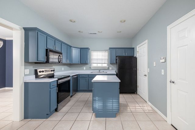 3608 S Tower Circle, Fayetteville, AR 72704