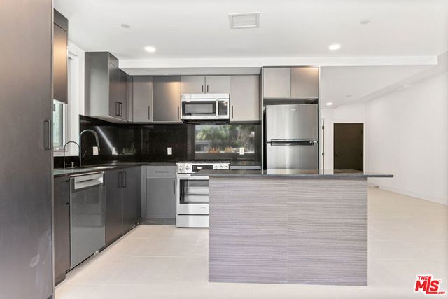 1257 N Sweetzer Avenue 103, West Hollywood, CA 90069