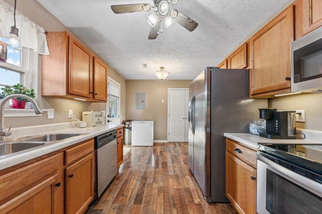 109 Brickyard Ct, Christiana, TN 37037