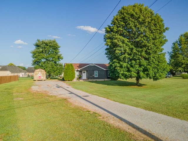 109 Brickyard Ct, Christiana, TN 37037