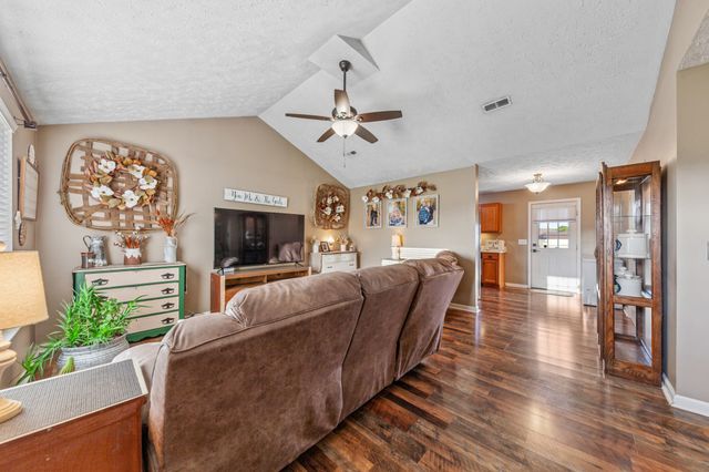 109 Brickyard Ct, Christiana, TN 37037