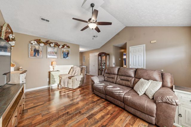 109 Brickyard Ct, Christiana, TN 37037
