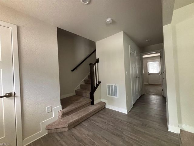 1736 Defiance DR, Chesapeake, VA 23323