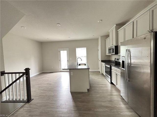 1736 Defiance DR, Chesapeake, VA 23323