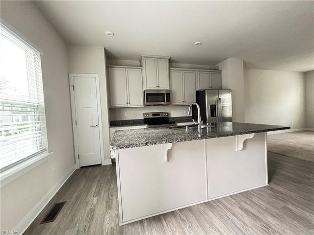 1736 Defiance DR, Chesapeake, VA 23323