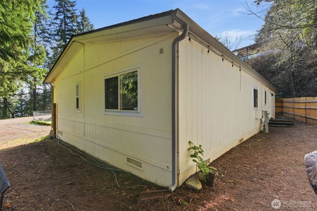 20 NE Matthew Court, Belfair, WA 98528