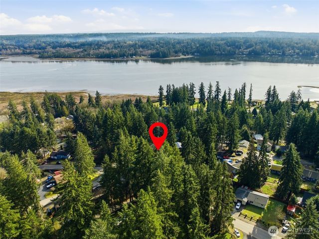 20 NE Matthew Court, Belfair, WA 98528