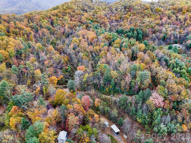 13 Spring Valley Way, Warrensville, NC 28787