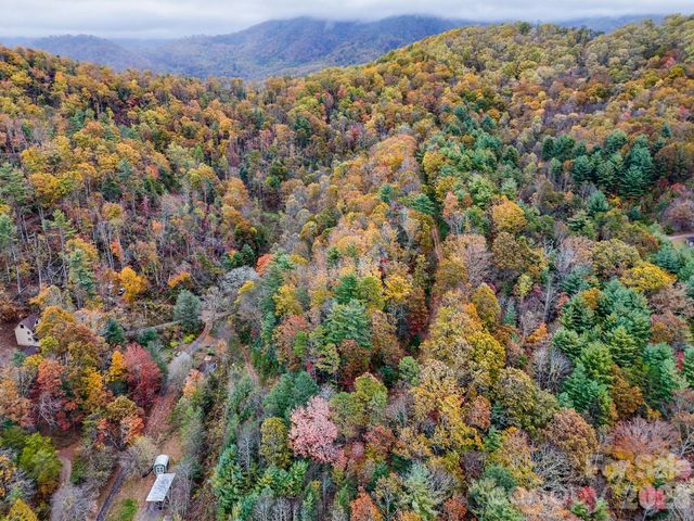 13 Spring Valley Way, Warrensville, NC 28787