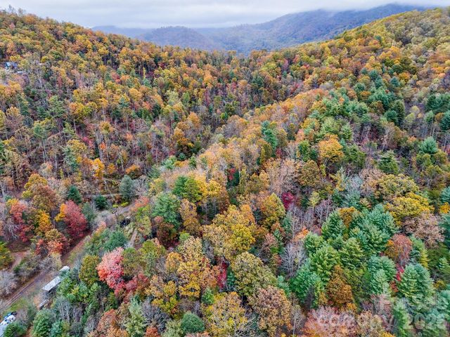 13 Spring Valley Way, Warrensville, NC 28787