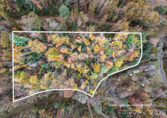 13 Spring Valley Way, Warrensville, NC 28787