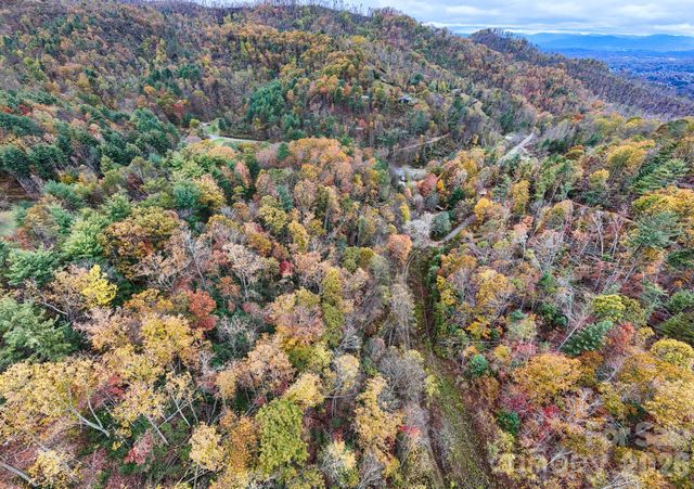 13 Spring Valley Way, Warrensville, NC 28787