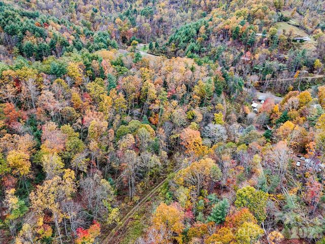 13 Spring Valley Way, Warrensville, NC 28787