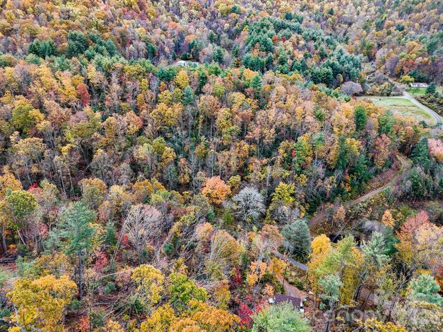 13 Spring Valley Way, Warrensville, NC 28787