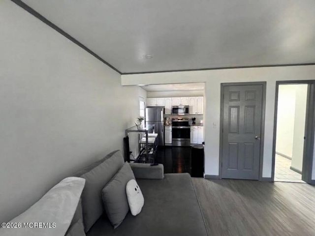223 Windward Avenue, Beachwood, NJ 08722
