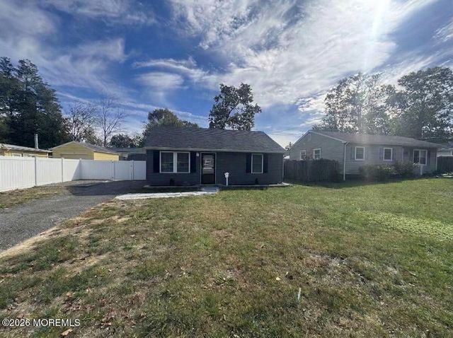 223 Windward Avenue, Beachwood, NJ 08722