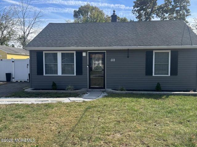 223 Windward Avenue, Beachwood, NJ 08722