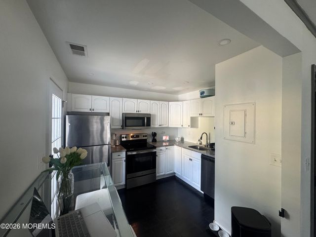 223 Windward Avenue, Beachwood, NJ 08722
