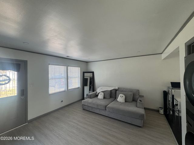223 Windward Avenue, Beachwood, NJ 08722