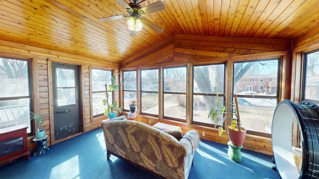 1606 Frank Hall Drive, Albert Lea, MN 56007