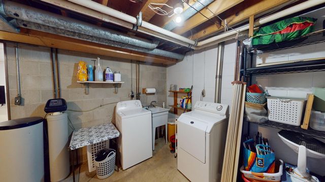 1606 Frank Hall Drive, Albert Lea, MN 56007