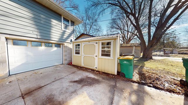 1606 Frank Hall Drive, Albert Lea, MN 56007