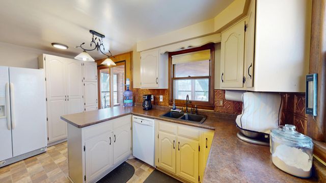 1606 Frank Hall Drive, Albert Lea, MN 56007